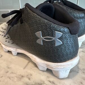 Under Armour Black and White Sports Cleats